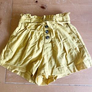 American Eagle | Yellow paperbag shorts | Size XS
